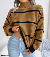 Gestreifter rollkragenpullover mit langen armeln, gestrickt – Khaki