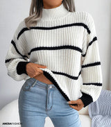 Gestreifter rollkragenpullover mit langen armeln, gestrickt – Weiß