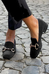 Henriette | Damen Loafer mit goldener Spange – Schwarz