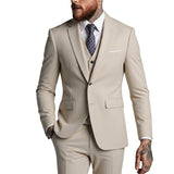 Herren-Dreiteiler mit Reverskragen und Pattentaschen – Beige