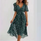 Namila – Luftiges Chiffonkleid mit Blumenmuster – Grün