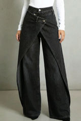 Vintage-inspirierte High-Waisted Denim-Jeans mit Rüschenbund und Bindegürtel – Schwarz