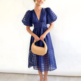 Midi-Kleid mit Karomuster – Luftiges Sommerkleid mit V-Ausschnitt & Puffärmeln – Marineblau