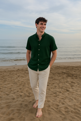 Minimalistisches Herren-Set | Kurzarmhemd mit Stehkragen & Hose – Armeegrün