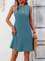 MAGGY | ÄRMELLOSES KLEID MIT KNOPFDETAILS – Blue