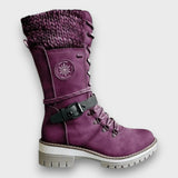 Nauja – Winter Strickstiefel in Wadenlänge – Violett