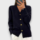 Heliora – Strickjacke mit Herzknöpfen – Schwarz
