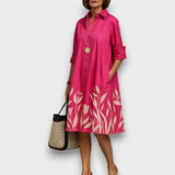 Lunara – Hemdblusenkleid mit Blumenakzent – Rosa