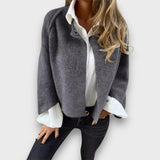 Lene – Kurzjacke mit Knopfdetail – Grau