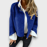 Lene – Kurzjacke mit Knopfdetail – Blau