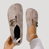 Ingrid | Damen Flache Slipper mit Knopfdetail – Grau