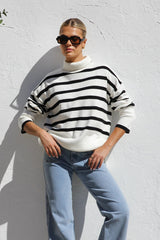 Oversize-Strickpullover für Damen mit Streifen und hohem Kragen – Runa – Weiß