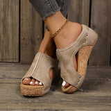 Kassandra | Damen Keilsandaletten mit Nieten – Beige