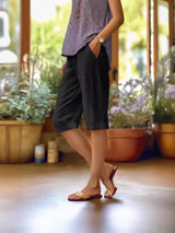 Knielange Damen-Leinenshorts mit weitem Bein – Schwarz
