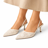 Leandra | Damen Bestickte Slingback Pumps mit spitzer Zehenpartie – Weiß