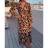 Lisandra | Elegantes Kleid mit V-Ausschnitt – Braun