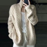 Gemütlich | Kabelstrick-Cardigan – Weiß