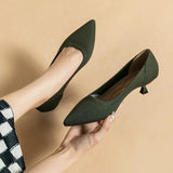 Solvei | Damen Kitten Heel Pumps Spitze Zehenpartie – Armeegrün