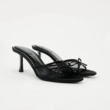 Alena Slip-On-Sandalen mit Schleife – Schwarz