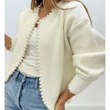 Ally Strickjacke mit Perlenbesatz – Weiß