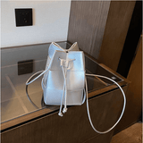 Anikadel Crossbody Beuteltasche – Silber