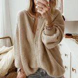 Carmina Strickjacke in Übergröße – Braun