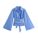 Charissa Kimonobluse mit breitem Schleifengürtel – Blau