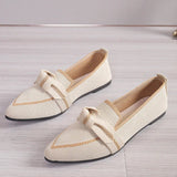 Jordana Spitz Zulaufende Loafers – Beige