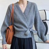 Leighanne Wickelstrickpullover – Grau