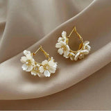Micara - Blossom Hoops - Ohrringe – Beige
