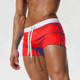 Niklas | Herren Kurze Slim Fit Badeshorts – Rot