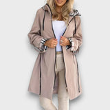 Natalie – Moderner Mantel mit Reißverschluss – Beige