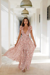 Sommerliches Maxikleid mit Blumenmuster – Tiefer V-Ausschnitt & Rüschenärmel – Geblümt