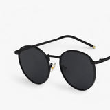 Unisex Designer Sonnenbrille mit Rundgläsern – Nova – Schwartz Grau
