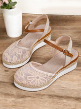 Annette – Romantische Keilsandalen mit floraler Eleganz – Beige