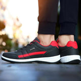 Matthew - Sneaker im auffälligen Design – Rot