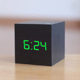 Digitaler quadratischer LED-Wecker – Schwarz Grün