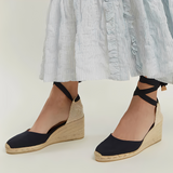 Venedig – Elegante und Modische Damensandalen – Schwarz