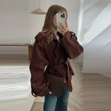 Yalin | Kurzer Trenchcoat Mit Gürtel – Braun