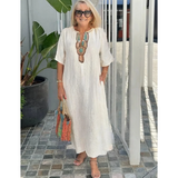 Lioba – Lässiges Leinenkleid Mit Stickerei Und Schlitz – Weiß