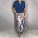 Nirosha - Elegantes Oberteil Mit Blumenmuster Und Midirock – Blau