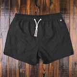 Gestreifte Herren Badeshorts - Modisch und bequem – Schwarz