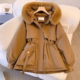 Damen Winterparka mit Kunstfell Kapuze und verstellbarer Taille – dunkelbraun