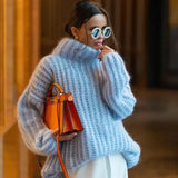 Damenpullover – mit flauschigem rollkragen und kreuzstichmuster – Blau